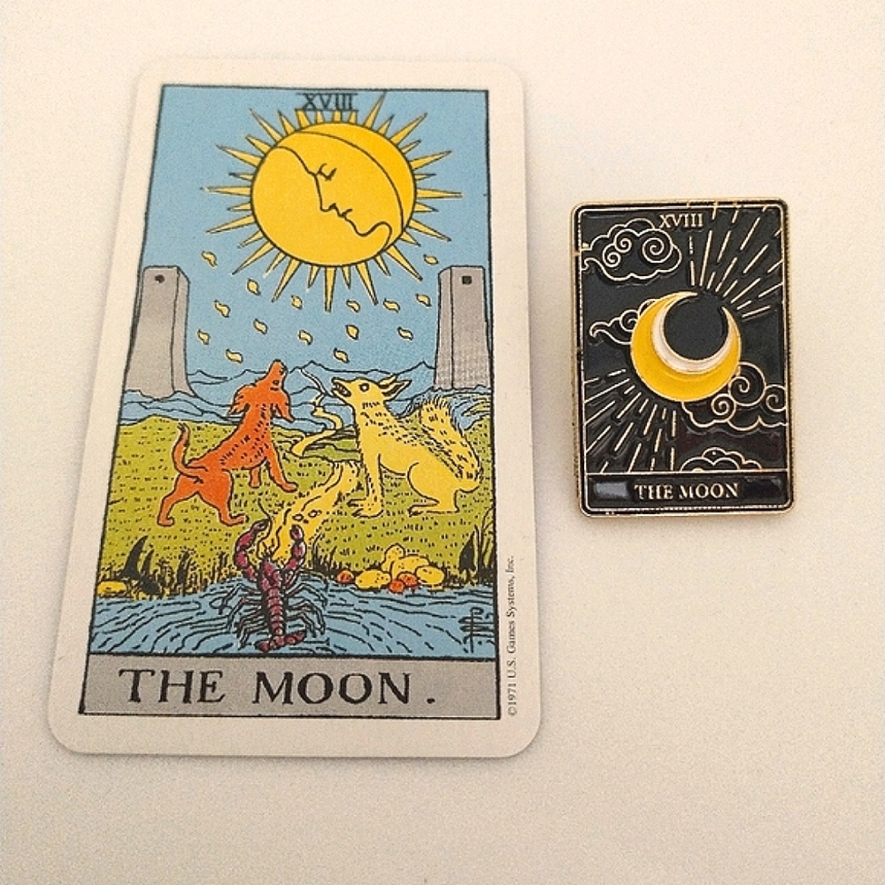 🧁 3/$30 The Moon Tarot Card Enamel Pin NEW